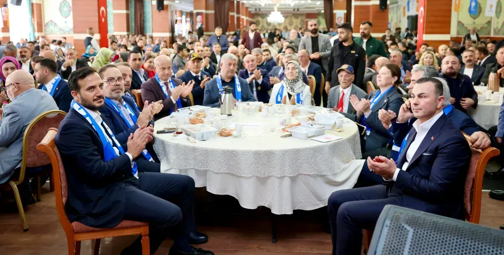 Özdemir, Burada Ben Yok, Biz Varız!